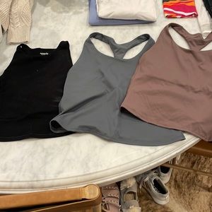 3 pack of old navy workout tanks